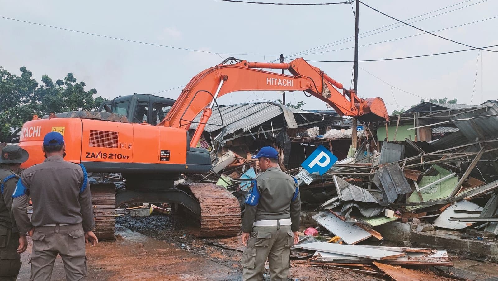 Penggusuran Pedagang Pasar Kutabumi Tangerang Melanggar Nilai Demokrasi