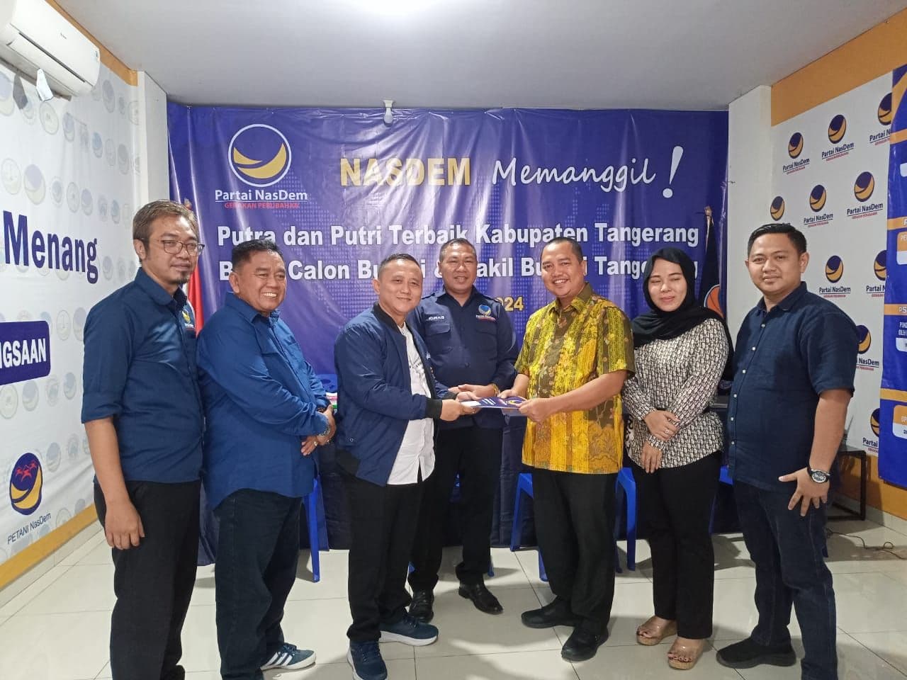 Mad Romli Ambil Formulir Penjaringan, Akankah Golkar dan Nasdem Koalisi?